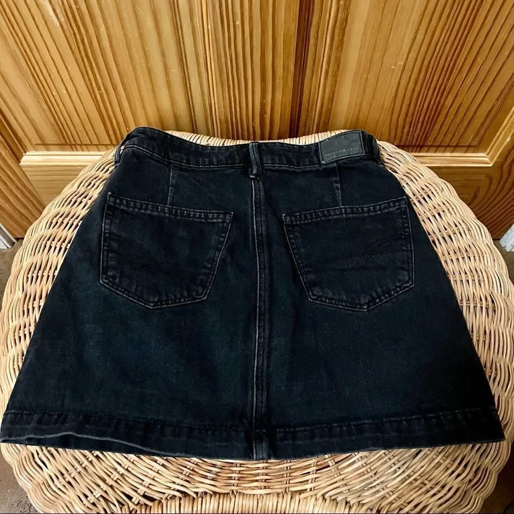 American Eagle black button up denim jean mini skirt with pockets 00